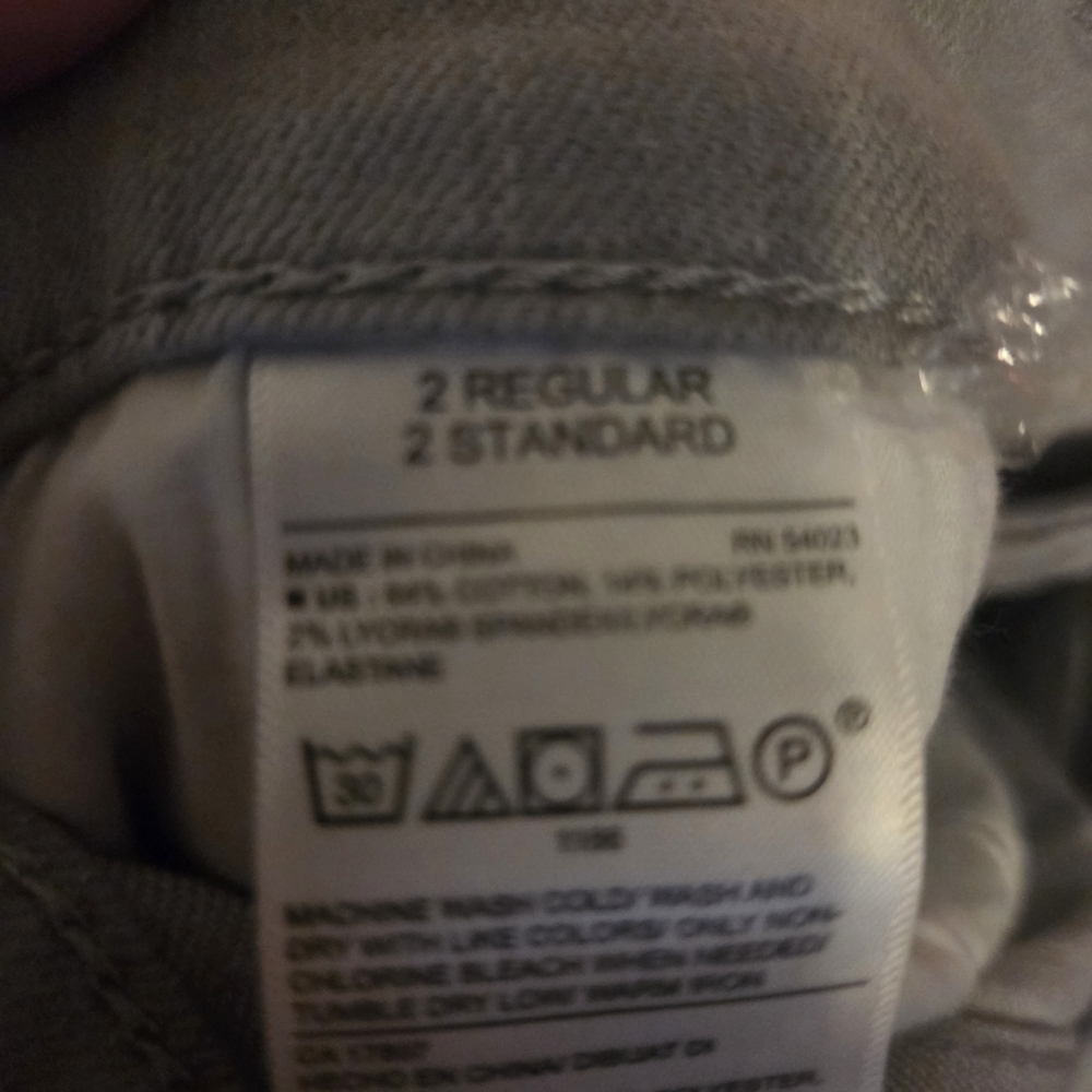 Old Navy Women's Soft Gray Skinny Jeans - Picture 4 of 4